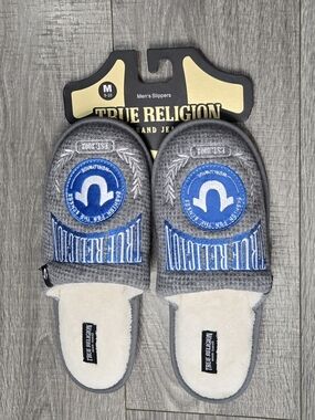 True Religion Men’s Slippers Medium 9-10 Gray Blue Horseshoe Logo NWT House Shoe